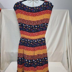 Size L Twik patterned dress